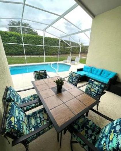 A beautiful home in a peaceful community - image 3