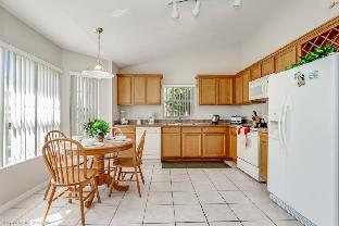 A beautiful home in a peaceful community - image 5