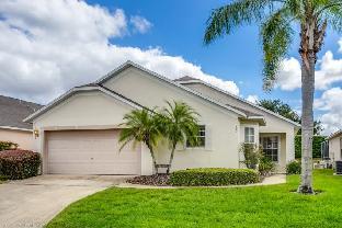 A beautiful home in a peaceful community - image 7