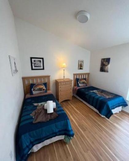A beautiful home in a peaceful community - image 8