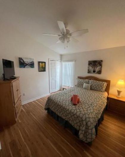 A beautiful home in a peaceful community - image 9
