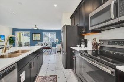 Orlando Townhome 6304 - image 2