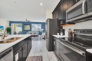 Orlando Townhome 6304 - image 2