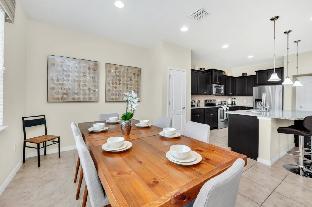 Orlando Villa 6384 - image 2