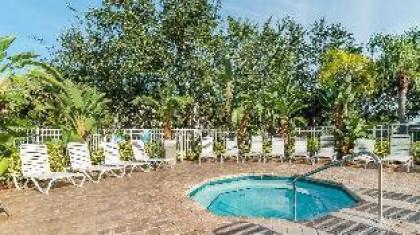 8107 coconut palm way unit 305 - image 15