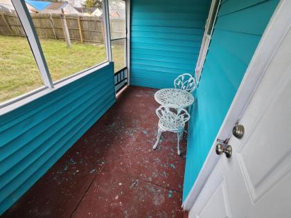 The East Orlando Beach House - image 17