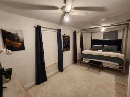 The East Orlando Beach House - image 21