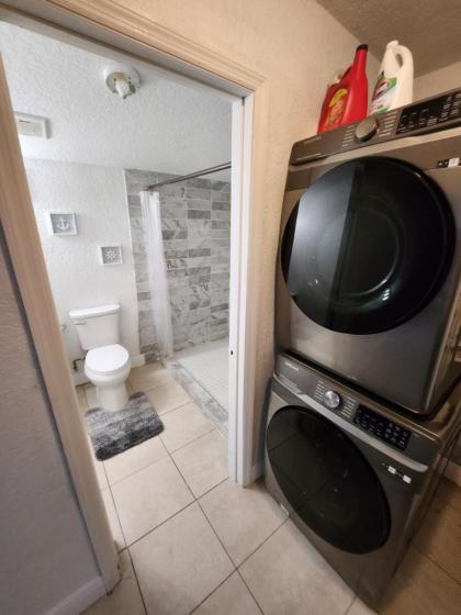 The East Orlando Beach House - image 22