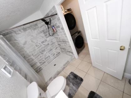 The East Orlando Beach House - image 26