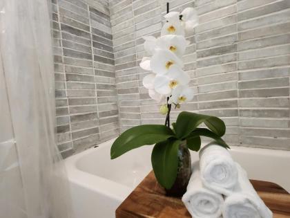 The East Orlando Beach House - image 27