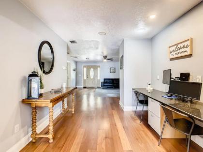 Pristine Lakeside 3BR Home w Private Pool - image 13