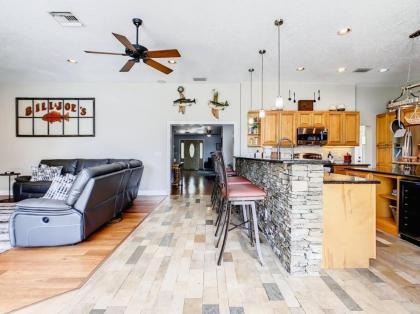 Pristine Lakeside 3BR Home w Private Pool - image 17