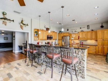 Pristine Lakeside 3BR Home w Private Pool - image 18