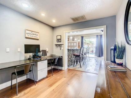 Pristine Lakeside 3BR Home w Private Pool - image 20