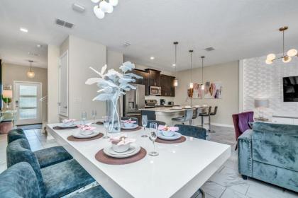 Championsgate 469 - Stylish townhouse with private plunge pool near Disney - image 11