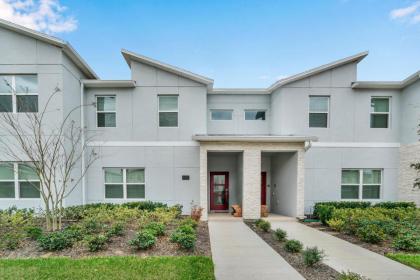 Championsgate 469 - Stylish townhouse with private plunge pool near Disney - image 2