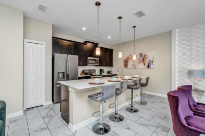 Championsgate 469 - Stylish townhouse with private plunge pool near Disney - image 9