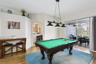 Luxury 5 Bed Pool Home - Golf Course Views 521 - image 2