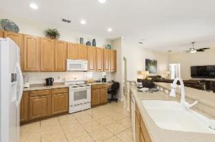 Luxury 5 Bed Pool Home - Golf Course Views 521 - image 3