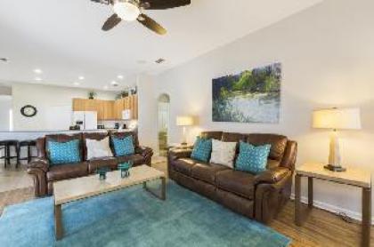 Luxury 5 Bed Pool Home - Golf Course Views 521 - image 6