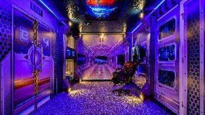 Storey Lake Fantastic Star Wars Villa With Lakeview 2913 - image 20