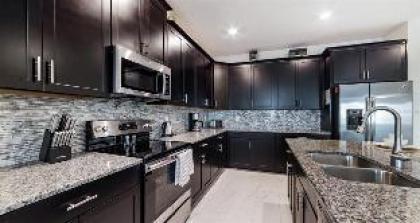 Lakeview 6BR Pool SPA Home w/ Clubhouse Waterpark - image 10