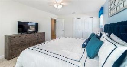 Lakeview 6BR Pool SPA Home w/ Clubhouse Waterpark - image 20
