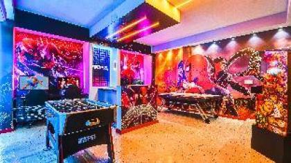 Bella Vida 12br Luxury Game Room Villa Pool Spa Disney 283 - image 6