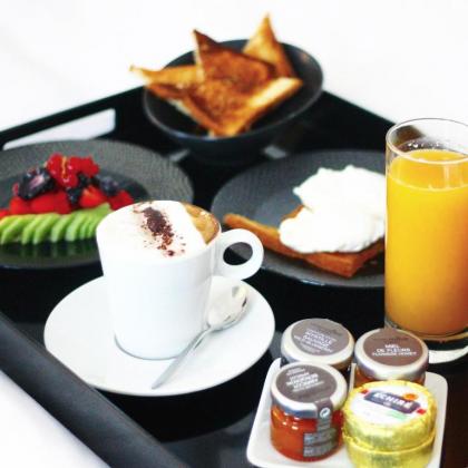Hotel Marignan Champs-Elysees - image 4