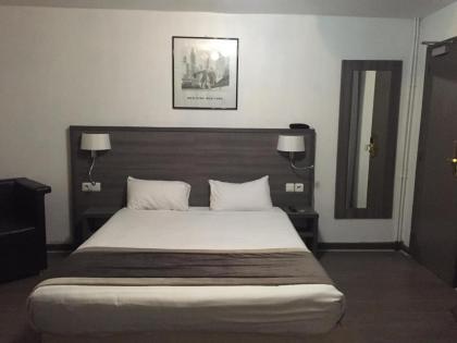 Luxor Bastille Hotel - image 10
