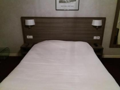 Luxor Bastille Hotel - image 4