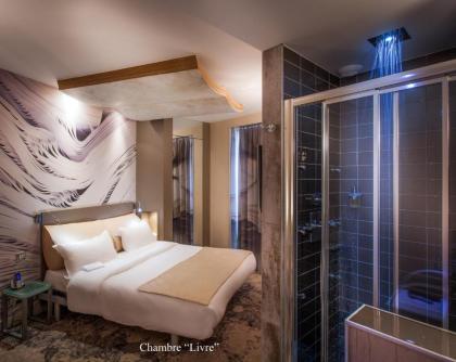 Apostrophe Hotel - image 15