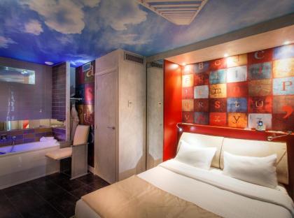 Apostrophe Hotel - image 9