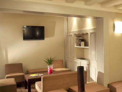 My Hotel In France Marais - image 7