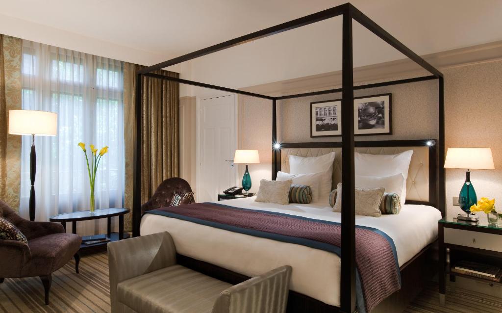 Paris Marriott Opera Ambassador Hotel - image 3