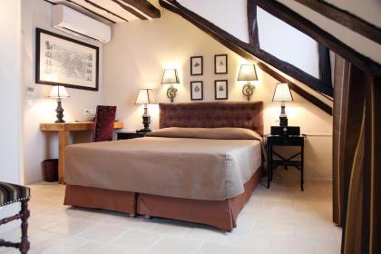 Hotel Saint-Louis Marais - image 3