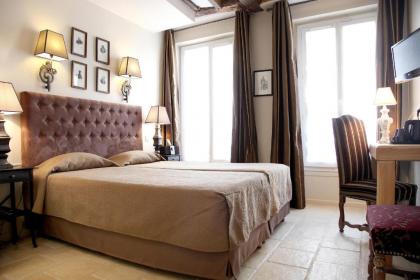 Hotel Saint-Louis en L'Isle - image 1