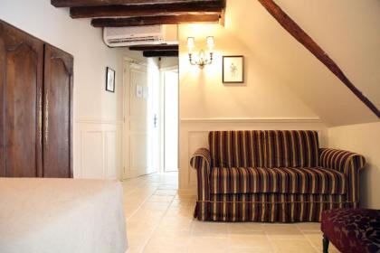 Hotel Saint-Louis en L'Isle - image 2