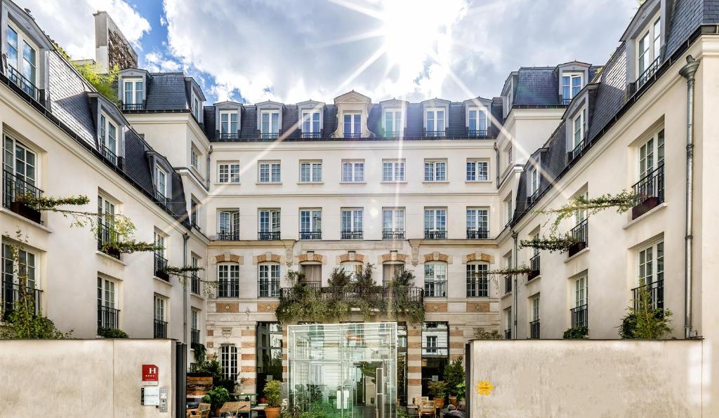Kube Hotel - main image
