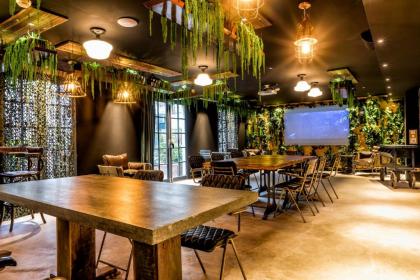 Kube Hotel - image 16