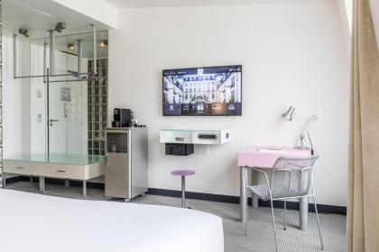Kube Hotel - image 18