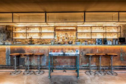 Kube Hotel - image 9