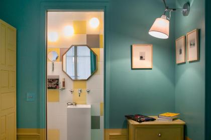 Hotel Crayon By Elegancia - image 3
