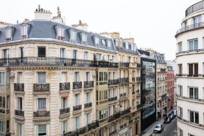 Yllen Eiffel Hotel - image 10