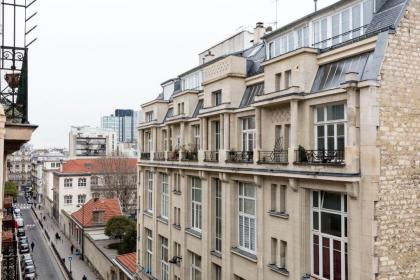Yllen Eiffel Hotel - image 12