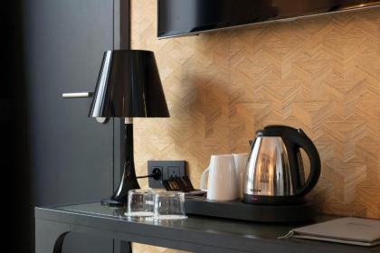 Yllen Eiffel Hotel - image 9