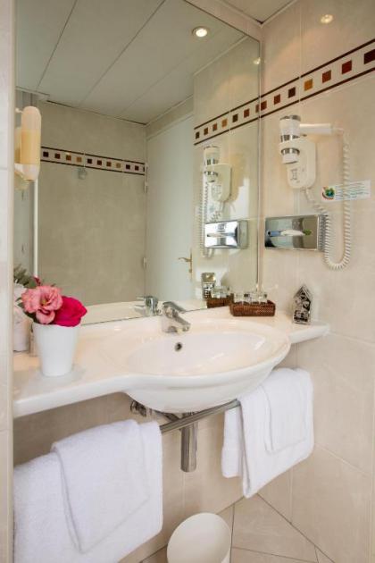 Elysees Opera Hotel - image 13