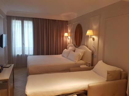 Hotel Trinite Haussmann - image 2