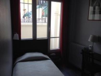 Hipotel Paris Gare du Nord Merryl - image 17