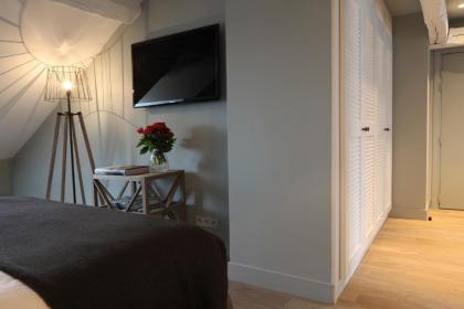 Newhotel Roblin - image 12